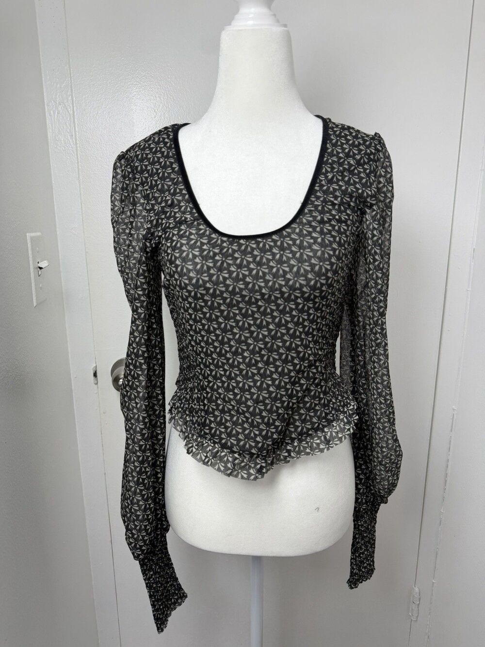 Free People Women’s S Black Floral Sheer Smocked Puff Sleeve Blouse Top NWT